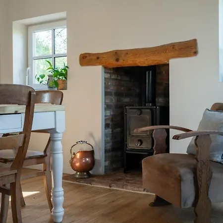 Charming Dutch Country With Private Garden بيت للعطل